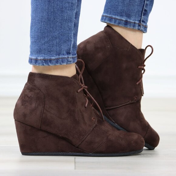 Brown Ankle Boots Wedge Heel Faux Suede Round Toe Lace Up - Picture 2 of 12